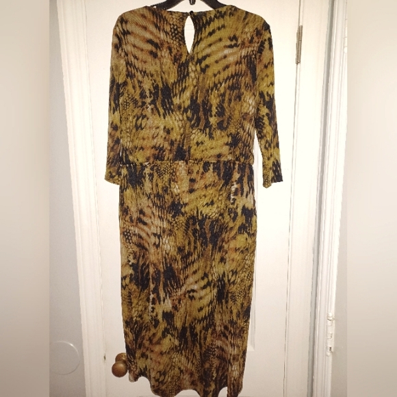 Print Dress - Picture 6 of 8